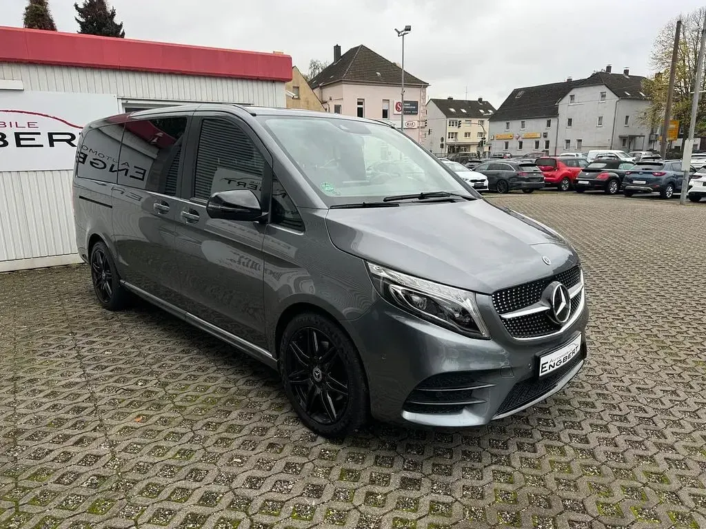 Gebraucht Mercedes V220 AMG 163 PS (119 kW) 2021 Grau Van / Kleinbus