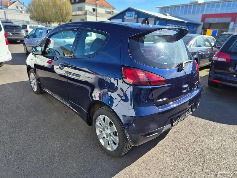 Gebraucht Mitsubishi Colt 95 PS (69 kW) 2012 Blau Kleinwagen
