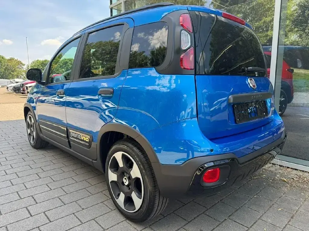 Neu Fiat Panda Cross Cross 65 PS (47 kW) 2026 Italia blu Kleinwagen