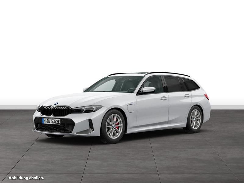 Other Gebraucht 2024 BMW 330e Kombi | 57.487 € - Bild 1/4