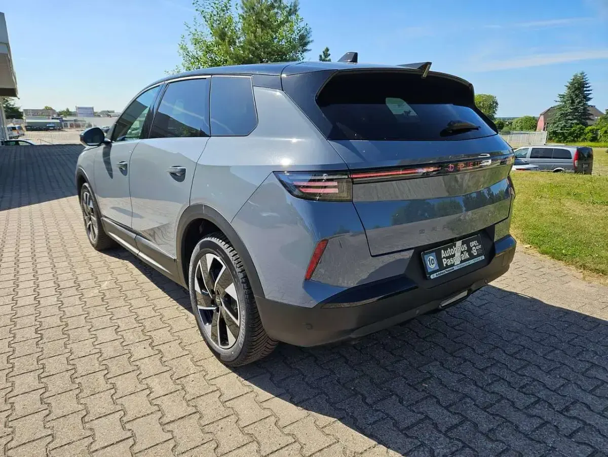 Neu Opel Grandland X 145 PS (106 kW) 2026 Grafik grau/dach schwarz SUV