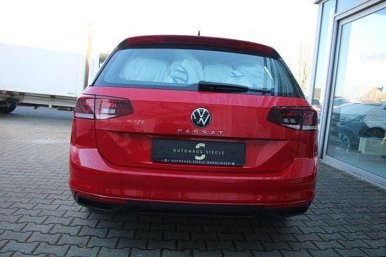 Gebraucht VW Passat Business 122 PS (89 kW) 2023 Tornadorot Kombi
