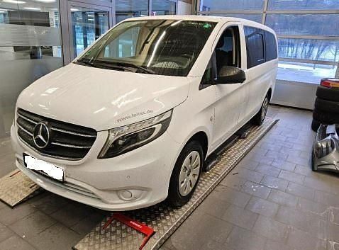 Second-hand Mercedes Vito 163 CP (119 kW) 2022 Alb Van