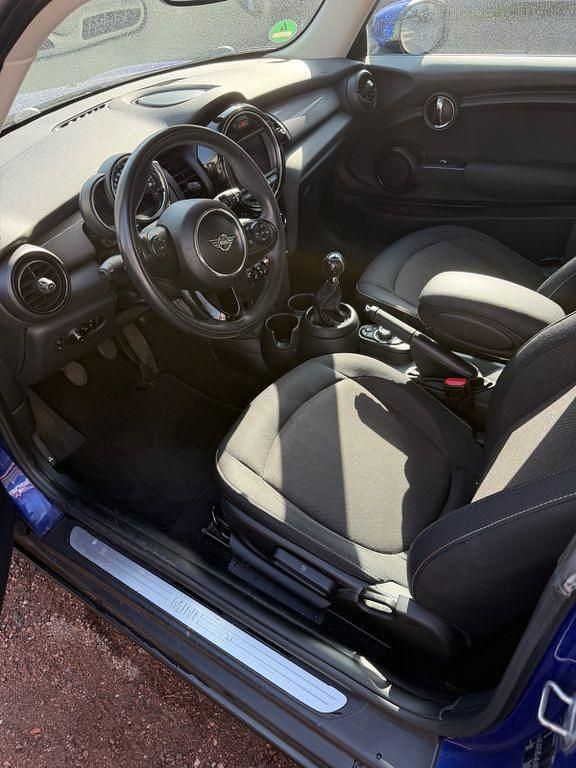 Second-hand Mini Cooper 136 CP (100 kW) 2019 Albastru Hatchback