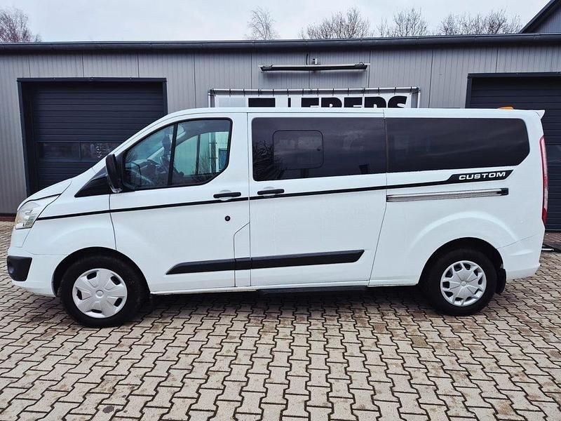 Gebraucht Ford Tourneo 105 PS (77 kW) 2017 Weiß Van / Kleinbus