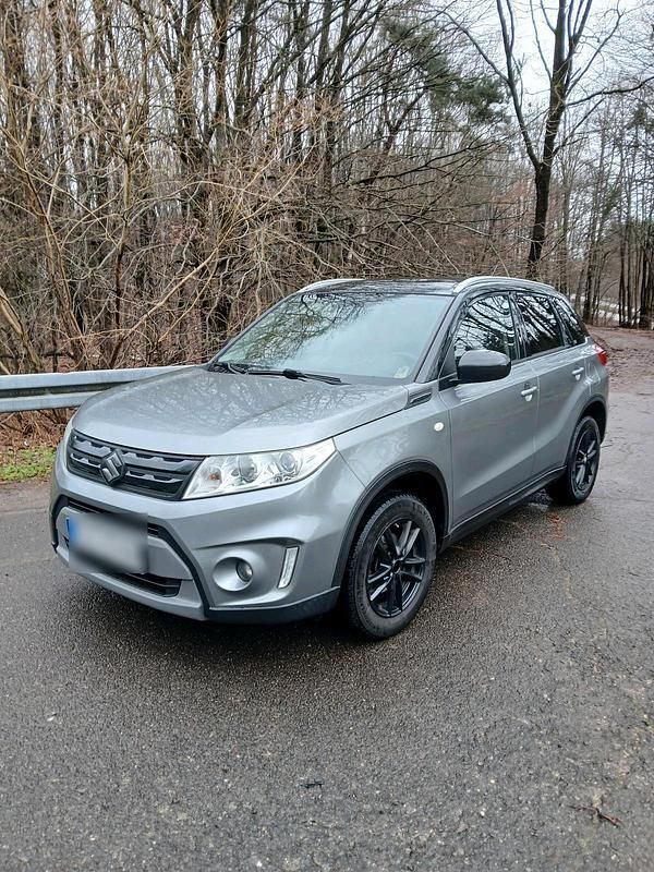 Gebraucht Suzuki Vitara 120 PS (88 kW) 2017 Grau SUV