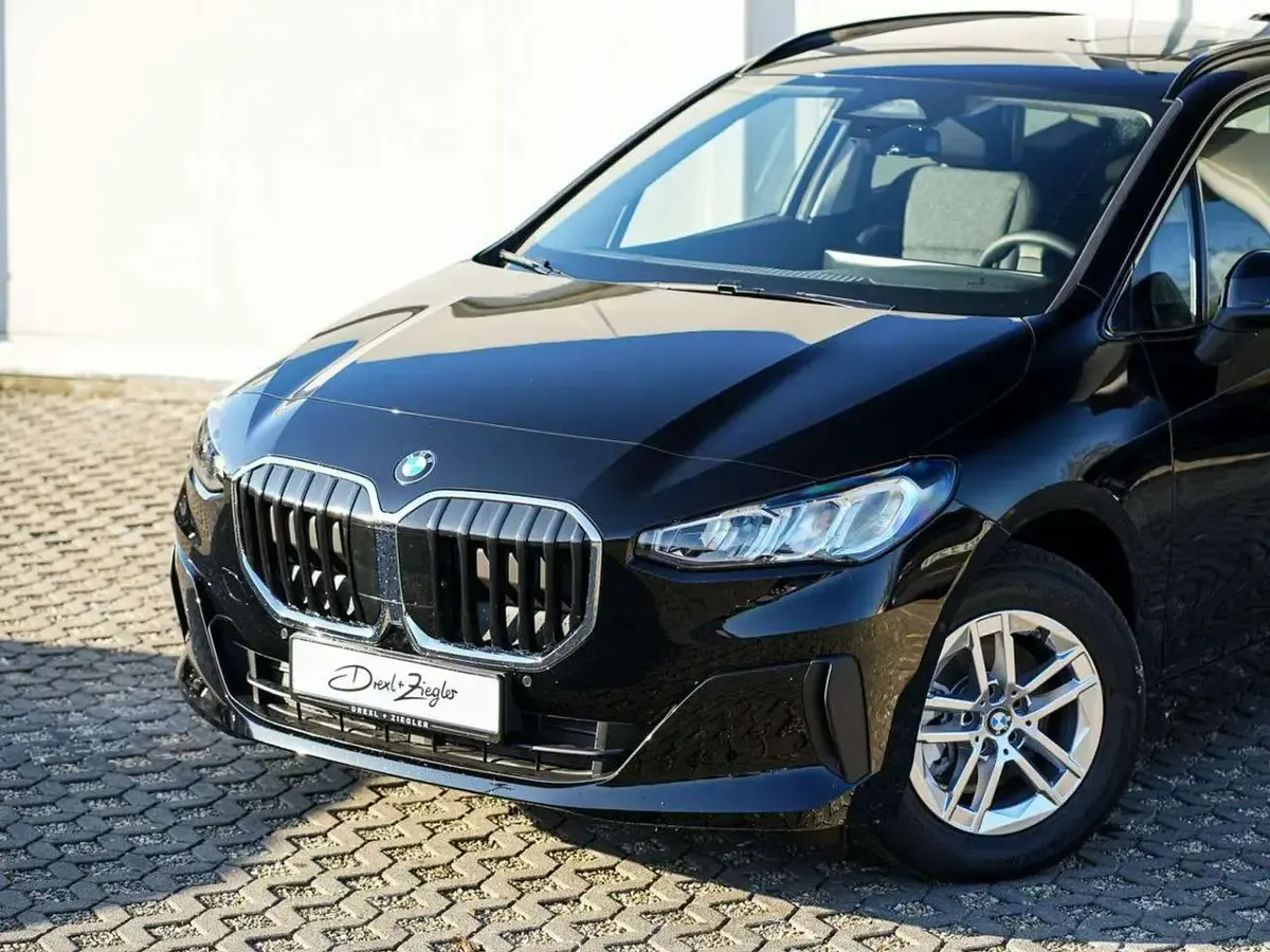 Gebraucht BMW 218 Active Tourer Shadowline 150 PS (110 kW) 2026 Schwarz uni Van / Kleinbus