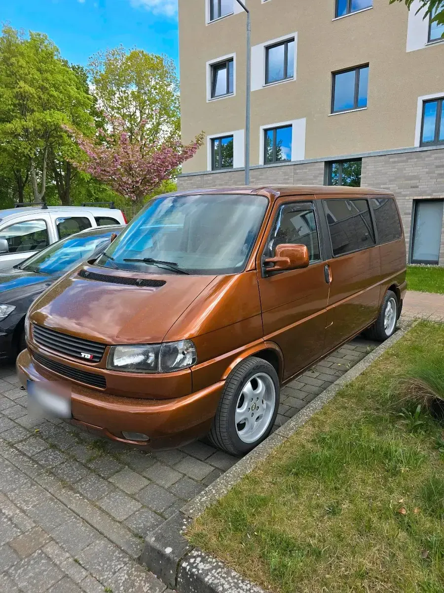 Gebraucht VW T4 102 PS (75 kW) 1998 Braun Van
