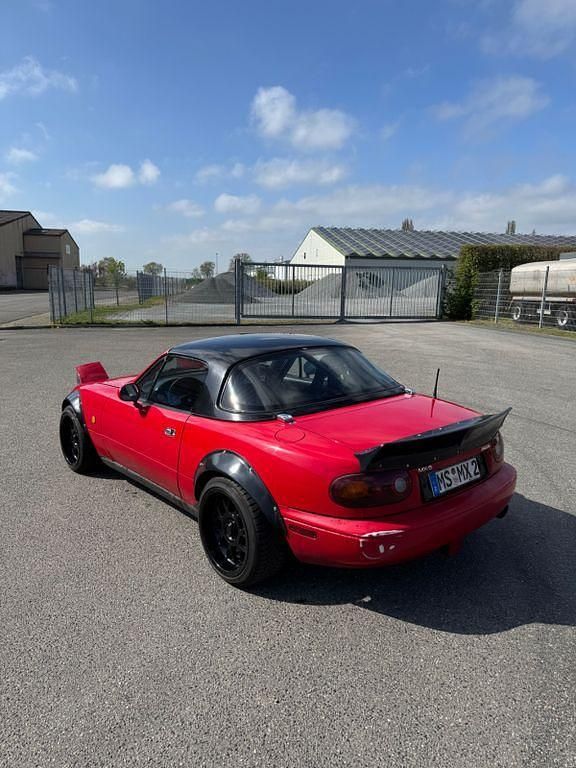Second-hand Mazda MX5 116 CP (85 kW) 1993 Roșu Cabrio