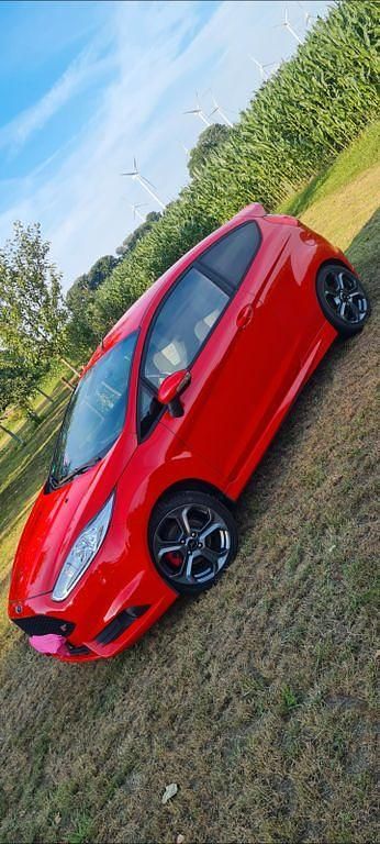 Gebraucht Ford Fiesta ST 182 PS (133 kW) 2016 Rot Kleinwagen
