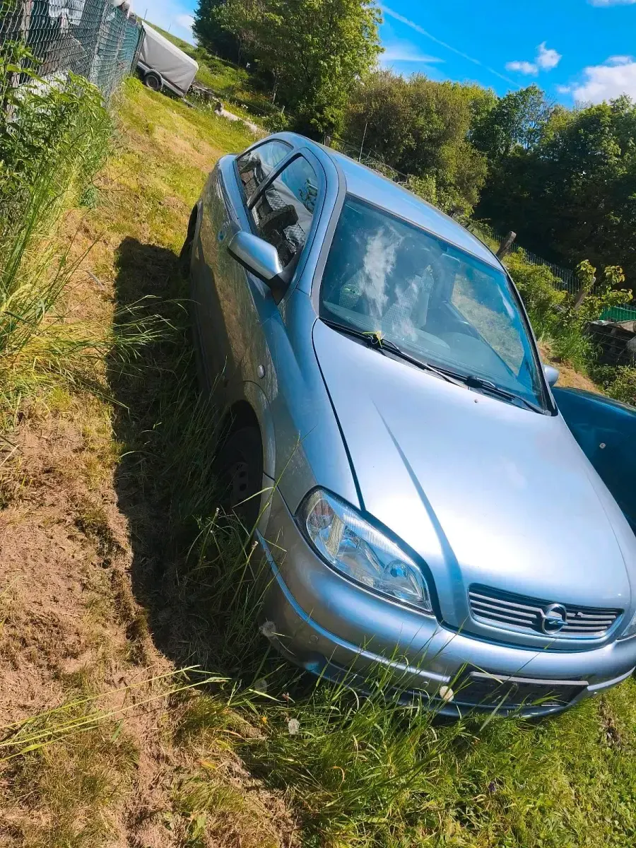 Gebraucht Opel Astra 84 PS (61 kW) 2003 Silber Kleinwagen