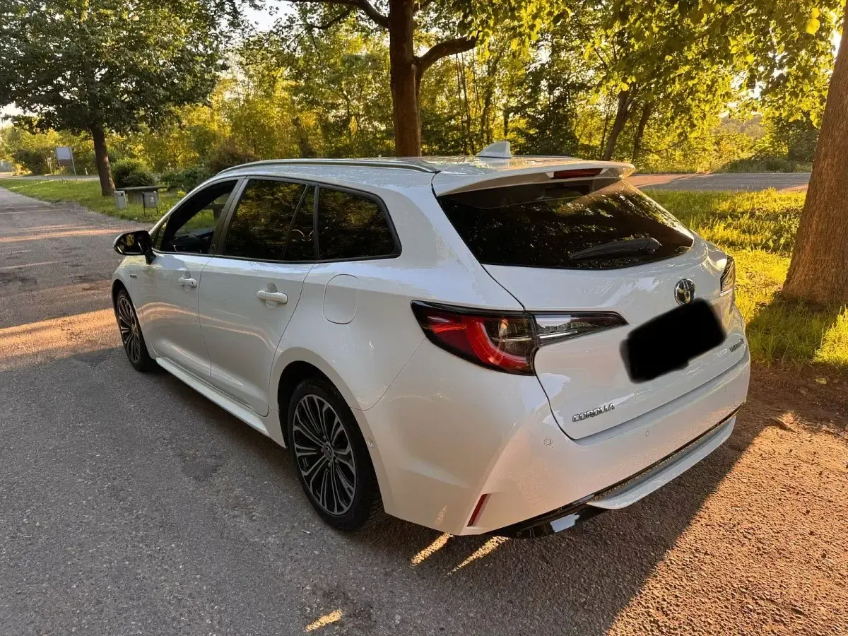 Gebraucht Toyota Corolla Team 184 PS (135 kW) 2022 Weiß Kombi