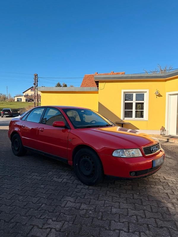 Gebraucht Audi A4 110 PS (80 kW) 1999 Rot Limousine