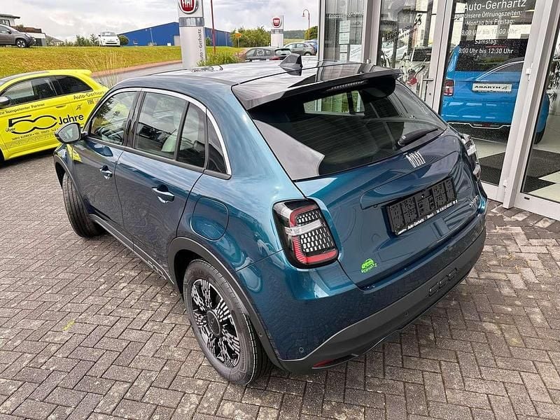 Gebraucht Fiat 600 Basis 101 PS (74 kW) 2024 Mare grün SUV