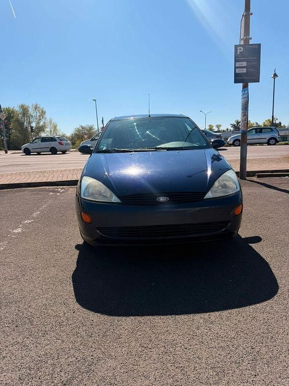 Second-hand Ford Focus 75 CP (55 kW) 2000 Berlinǎ