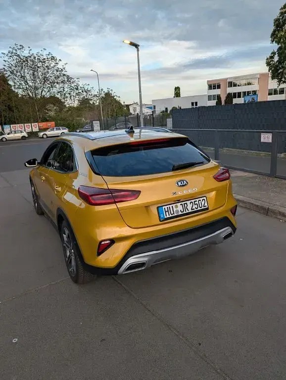 Gebraucht Kia XCeed Launch Edition 140 PS (102 kW) 2019 Gold SUV