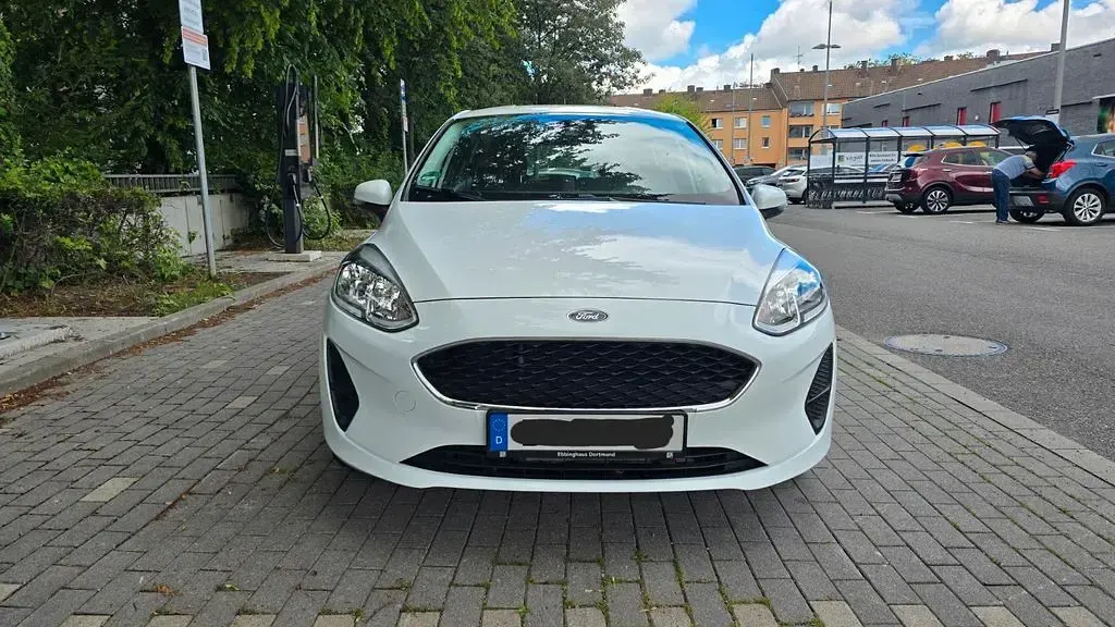 Gebraucht Ford Fiesta Trend 71 PS (52 kW) 2017 Weiß Kleinwagen