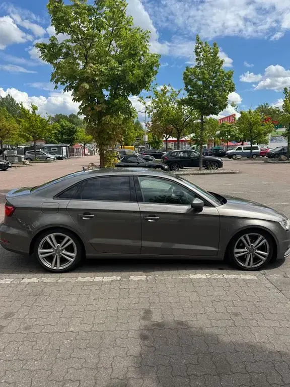 Gebraucht Audi A3 Ambiente 150 PS (110 kW) 2015 Braun Limousine