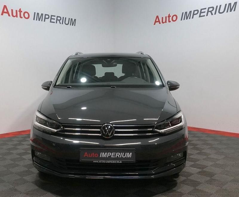 Gebraucht VW Touran Highline 150 PS (110 kW) 2022 Uranograu Van / Kleinbus