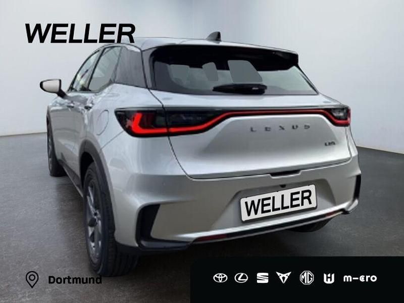 Gebraucht Lexus LBX 136 PS (100 kW) 2025 Silber SUV