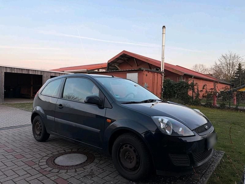 Gebraucht Ford Fiesta 70 PS (51 kW) 2008 Blau Kleinwagen