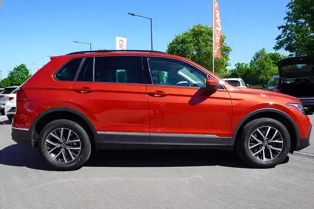 Gebraucht VW Tiguan Life 245 PS (180 kW) 2021 Kings red metallic SUV