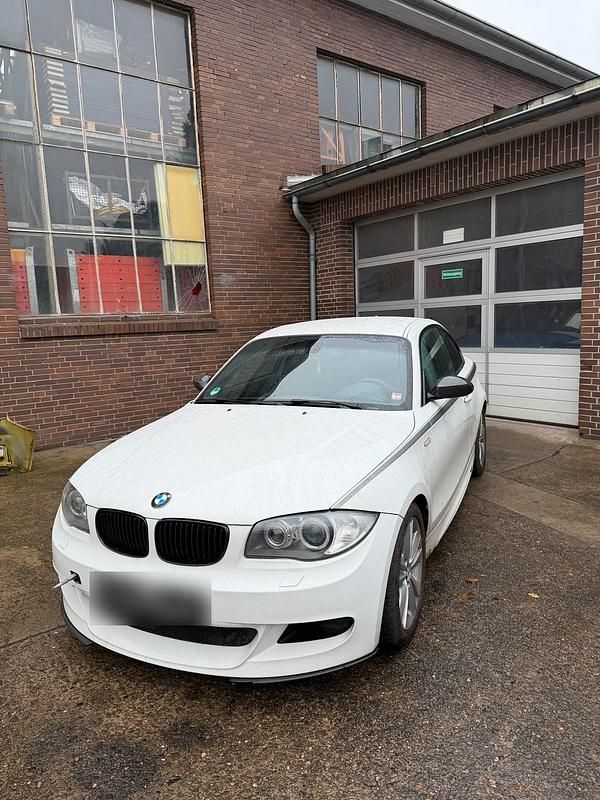 Weiß Gebraucht 2008 BMW 123 Coupé Performance Coupé | 7.000 € (Fairer Preis) - Bild 1/4