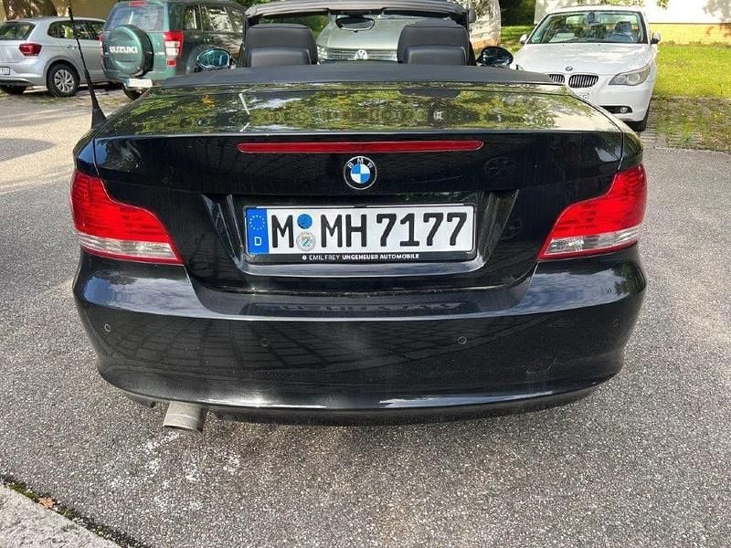 Gebraucht BMW 120 Cabriolet Sport Line 170 PS (125 kW) 2008 Schwarz Cabrio