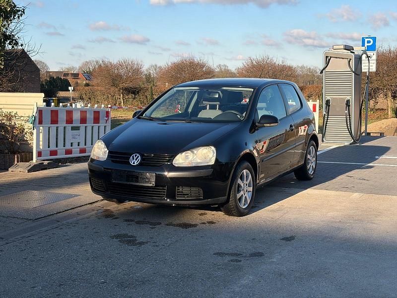 Schwarz Gebraucht 2005 VW Golf Limousine | 1.990 € (Guter Preis) - Bild 1/4