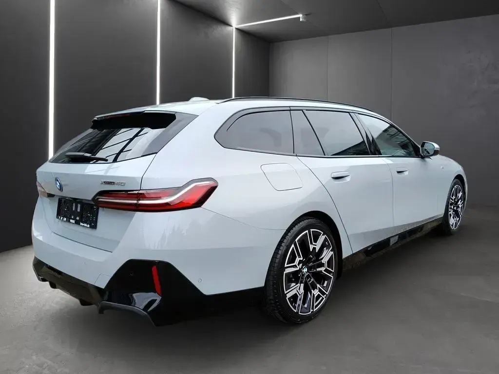 Neu BMW i5 M Sport 289 kW (394 PS) 2025 Brooklyn grau metallic Kombi