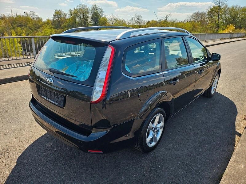 Gebraucht Ford Focus Style 125 PS (91 kW) 2009 Schwarz Kombi