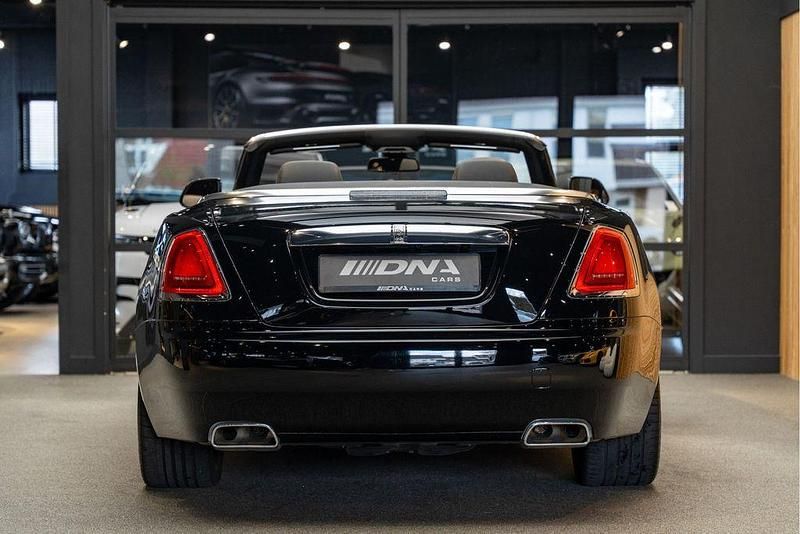 Usata Rolls Royce Dawn 562 CV (413 kW) 2017 Nero Cabrio