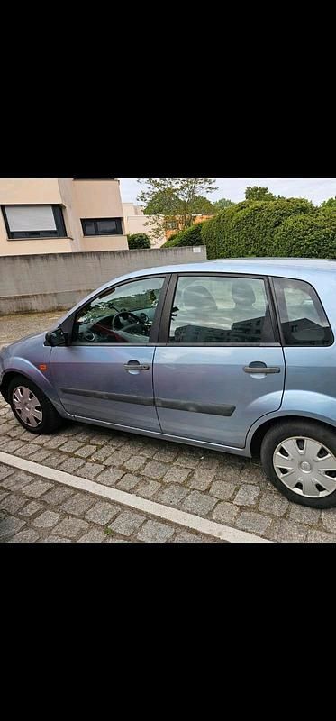 Gebraucht Ford Fiesta 105 PS (77 kW) 2005 Blau Kleinwagen