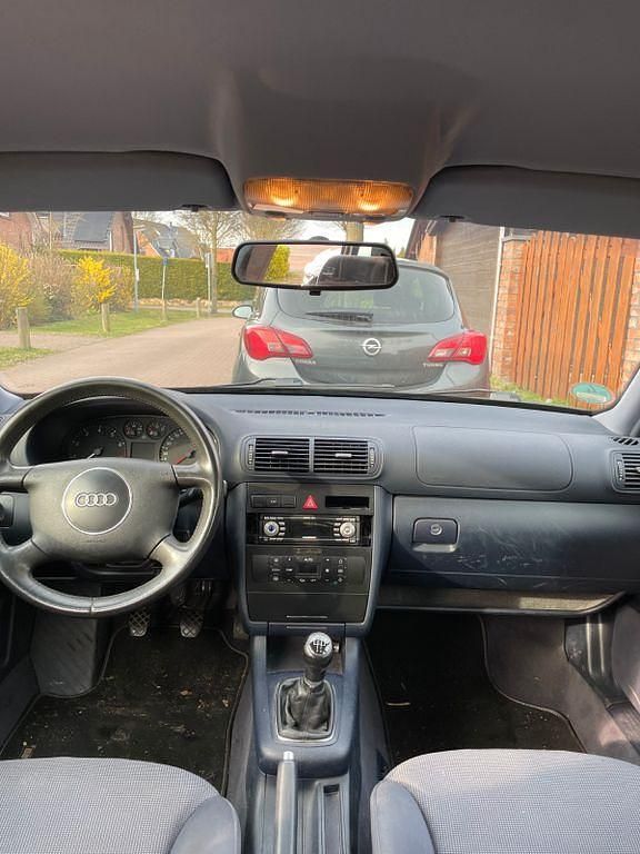 Gebraucht Audi A3 Exclusive 102 PS (75 kW) 2001 Blau Kleinwagen