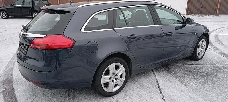 Gebraucht Opel Insignia 140 PS (102 kW) 2010 Grau Kombi