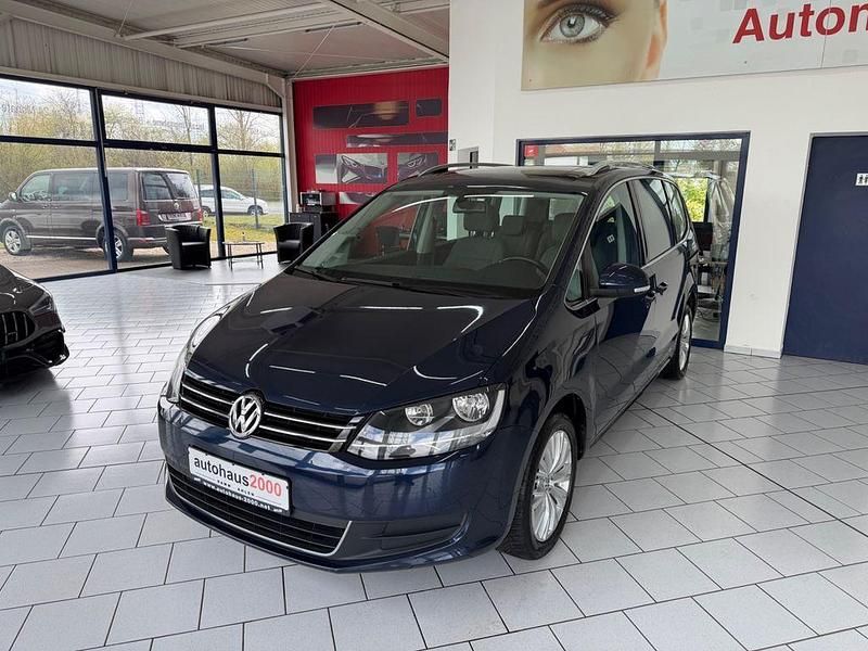 Gebraucht VW Sharan Comfortline 150 PS (110 kW) 2014 Blau Van / Kleinbus