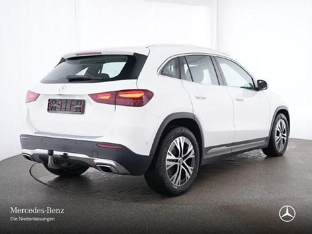 Weiß Gebraucht 2024 Mercedes GLA200 Advanced SUV | 38.990 € (Fairer Preis) - Bild 1/4