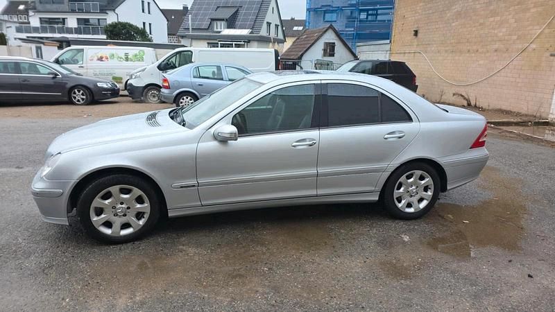 Gebraucht Mercedes C230 150 PS (110 kW) 2006 Silber Limousine