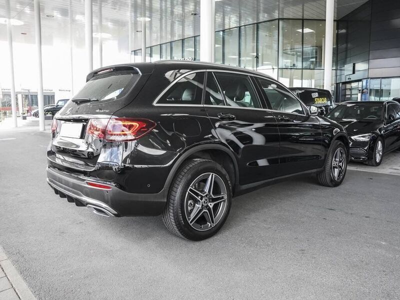 Gebraucht Mercedes GLC300 AMG line 211 PS (155 kW) 2021 Schwarz SUV