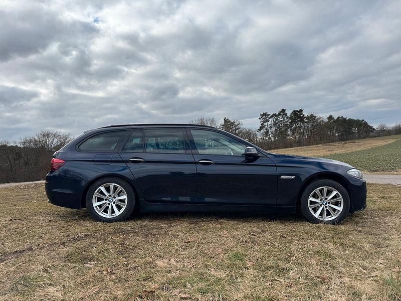 Gebraucht BMW 535 Luxury Line 313 PS (230 kW) 2012 Blau Kombi