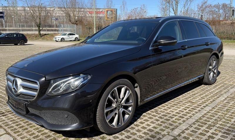 Gebraucht Mercedes E200 184 PS (135 kW) 2018 Schwarz Kombi