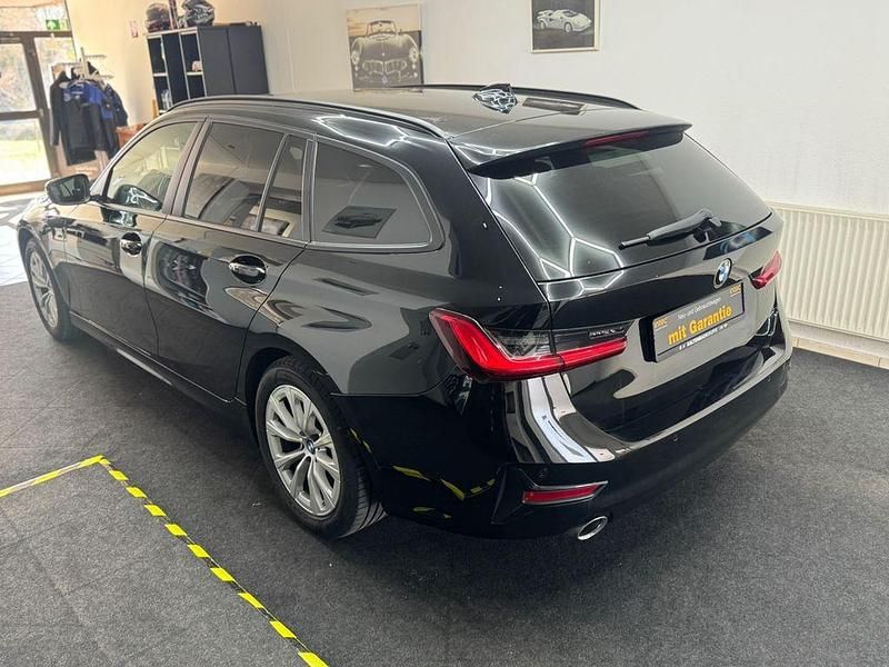 Gebraucht BMW 320 Advantage 190 PS (139 kW) 2021 Schwarz Kombi