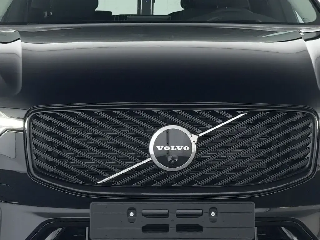 Gebraucht Volvo XC60 Plus 250 PS (183 kW) 2025 Schwarz SUV
