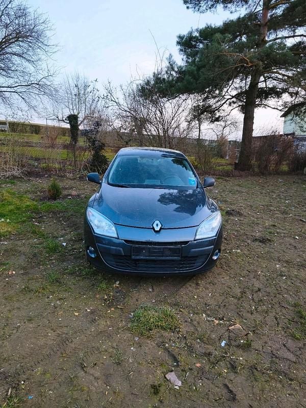 Gebraucht Renault Mégane 101 PS (74 kW) 2012 Schwarz Limousine