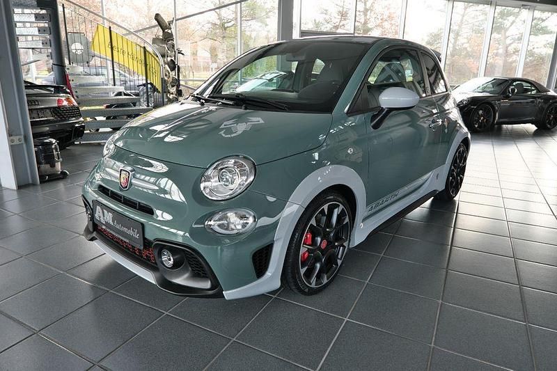 Grün Gebraucht 2020 Abarth 695 70th Anniversary Kleinwagen | 26.800 € (Fairer Preis) - Bild 1/4