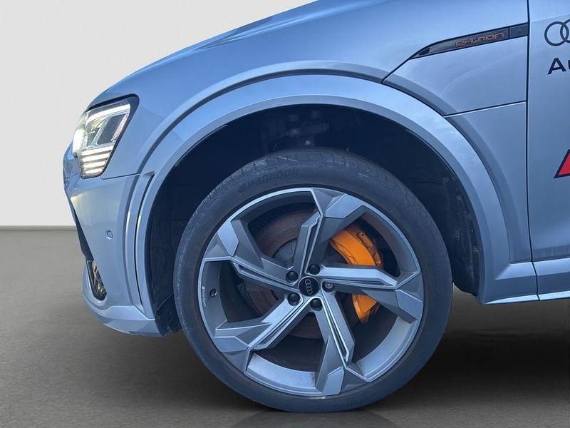 Gebraucht Audi e-tron Sportback Ambiente 369 kW (503 PS) 2022 Silber SUV