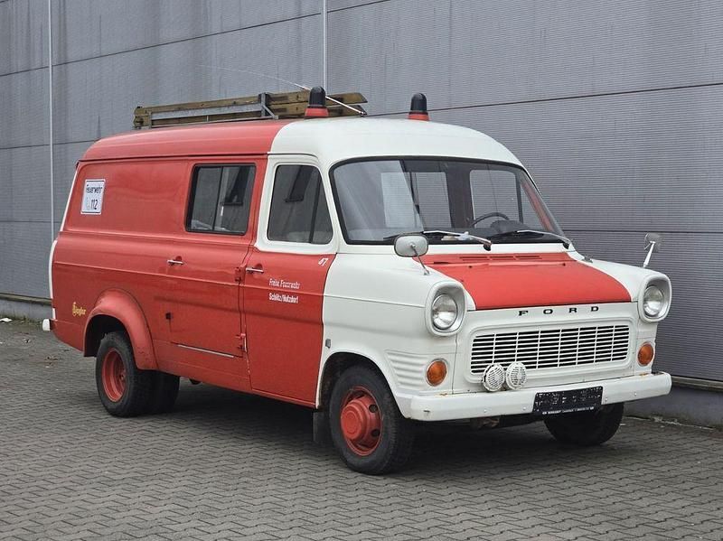 Gebraucht Ford Transit 65 PS (47 kW) 1972 Rot Limousine