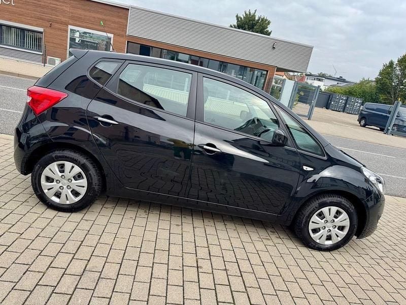 Schwarz Gebraucht 2015 Hyundai ix20 Edition Van / Kleinbus | 5.590 € (Guter Preis) - Bild 1/4