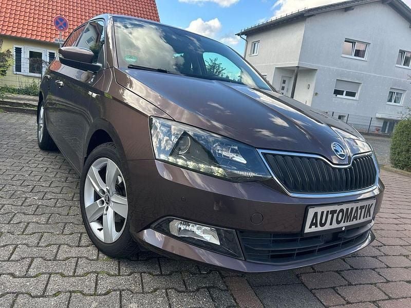 Braun Gebraucht 2015 Skoda Fabia Style Limousine | 9.990 € (Fairer Preis) - Bild 1/4