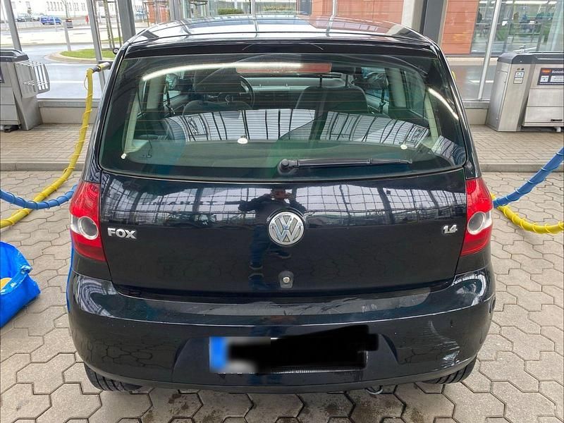 Gebraucht VW Fox 75 PS (55 kW) 2005 Schwarz Kleinwagen